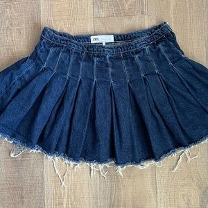 Zara Women's Pleated Denim Skirt